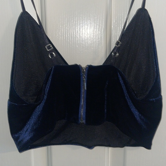 dark blue velvet crop top - Picture 3 of 3